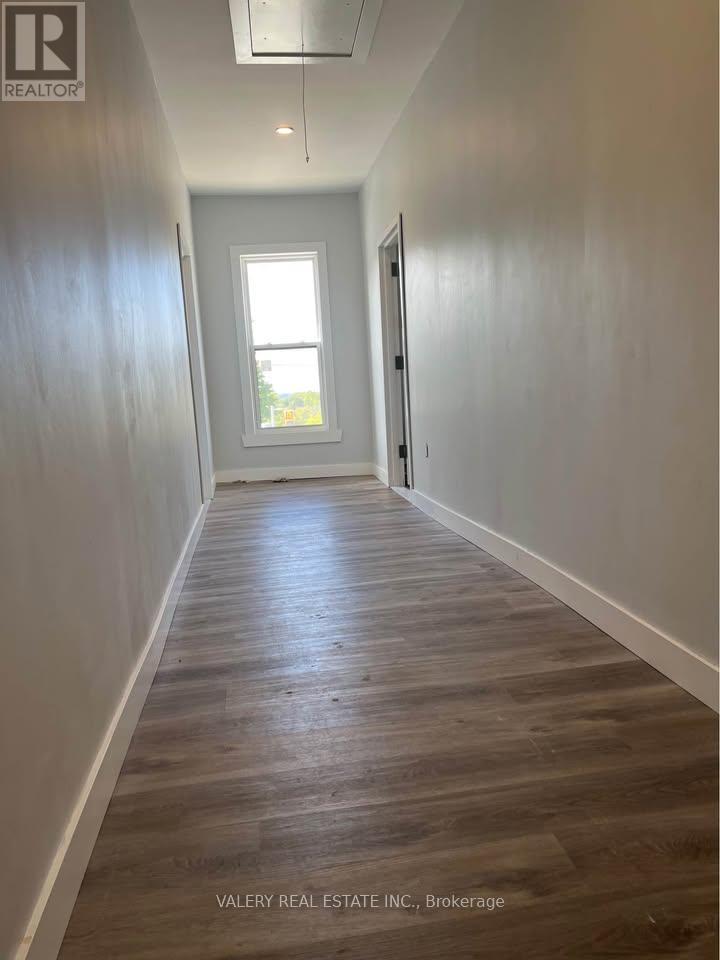 2nd Floor - 20497 Leslie Street, East Gwillimbury, Ontario  L0G 0A5 - Photo 8 - N12753314