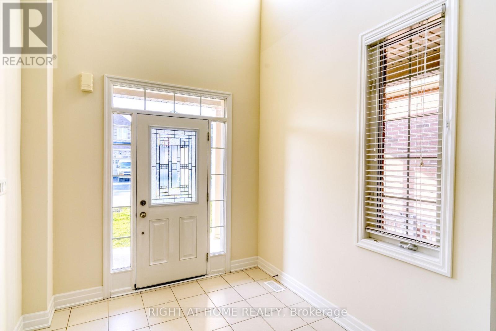 17 Mercury Avenue, Georgina, Ontario  L4P 0H1 - Photo 2 - N12753328