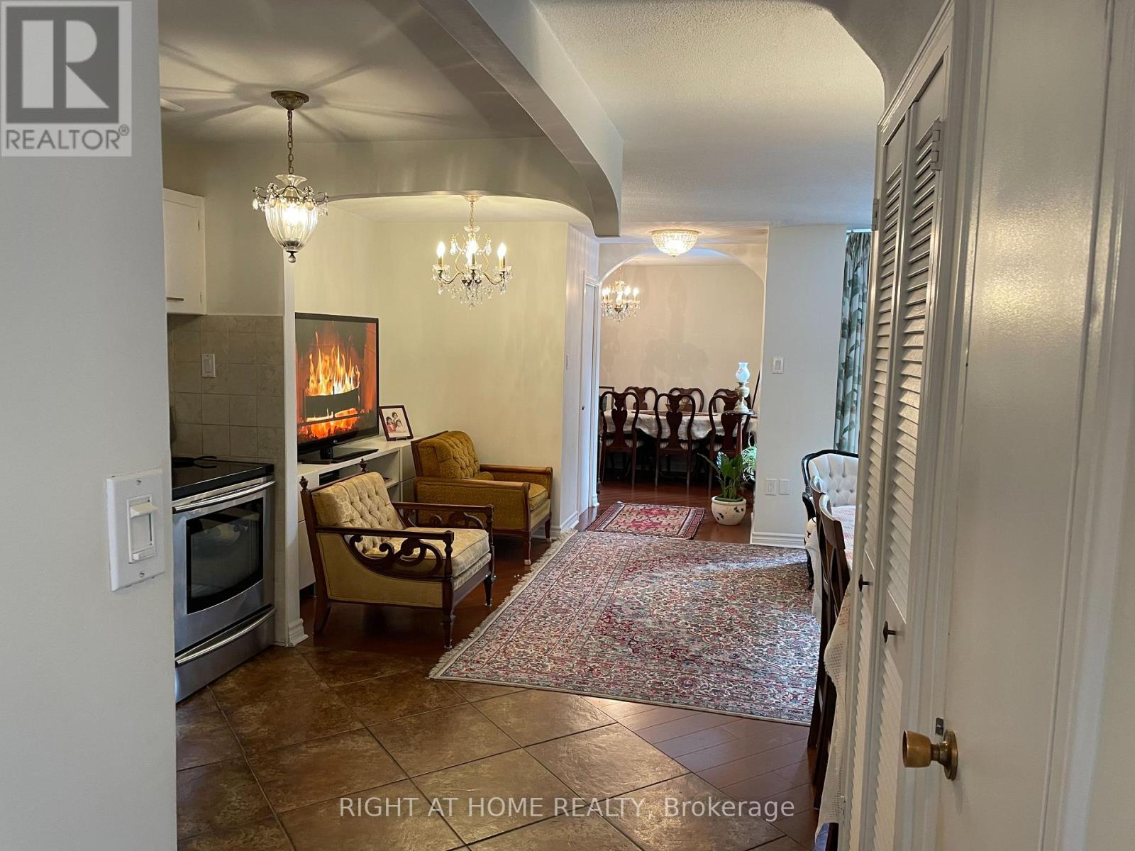 200 - 16 Elgin Street, Markham, Ontario  L3T 4T4 - Photo 11 - N12753336