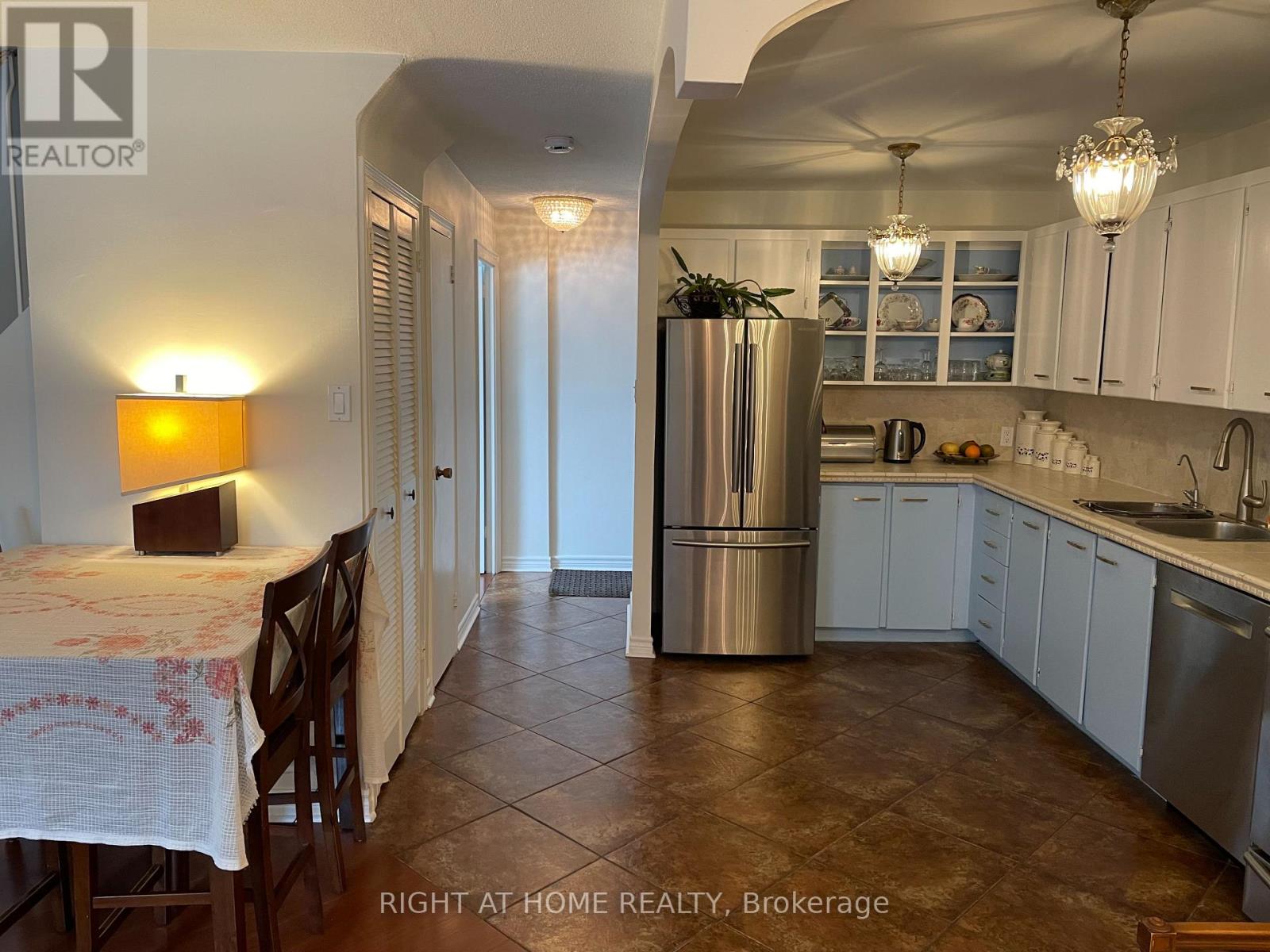 200 - 16 Elgin Street, Markham, Ontario  L3T 4T4 - Photo 4 - N12753336