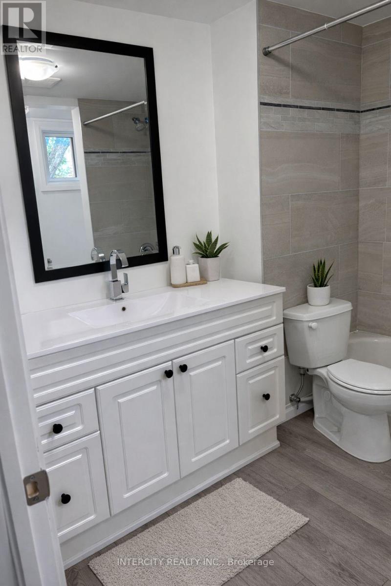 90 Coldwater Road W, Orillia, Ontario  L3V 5L5 - Photo 8 - S12753312