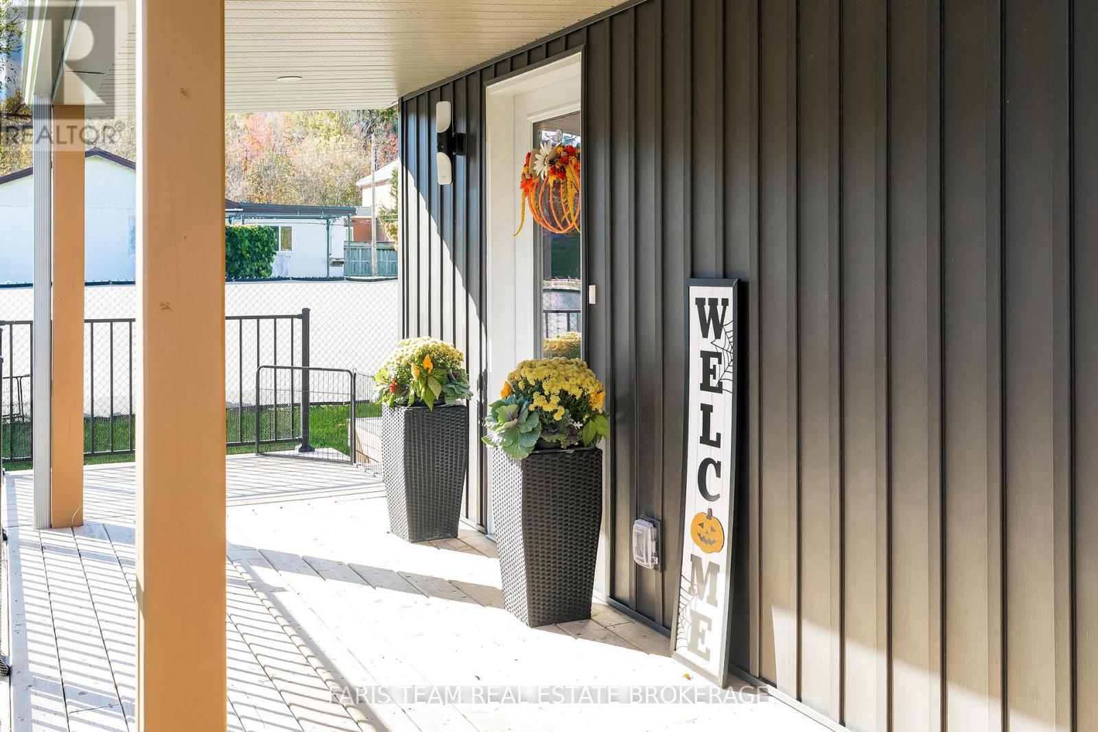 550 Second Avenue, Tay, Ontario  L0K 1R0 - Photo 5 - S12753342