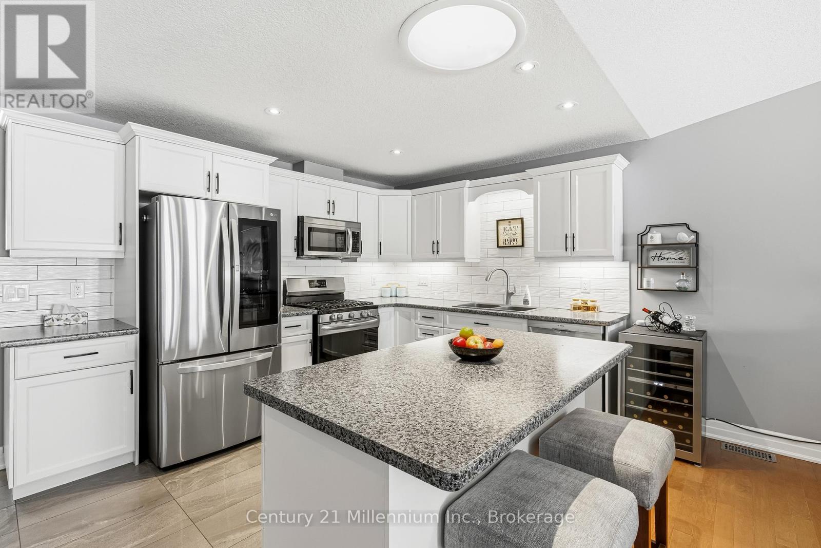 41 Garden Grove, Wasaga Beach, Ontario  L9Z 0E6 - Photo 8 - S12753498