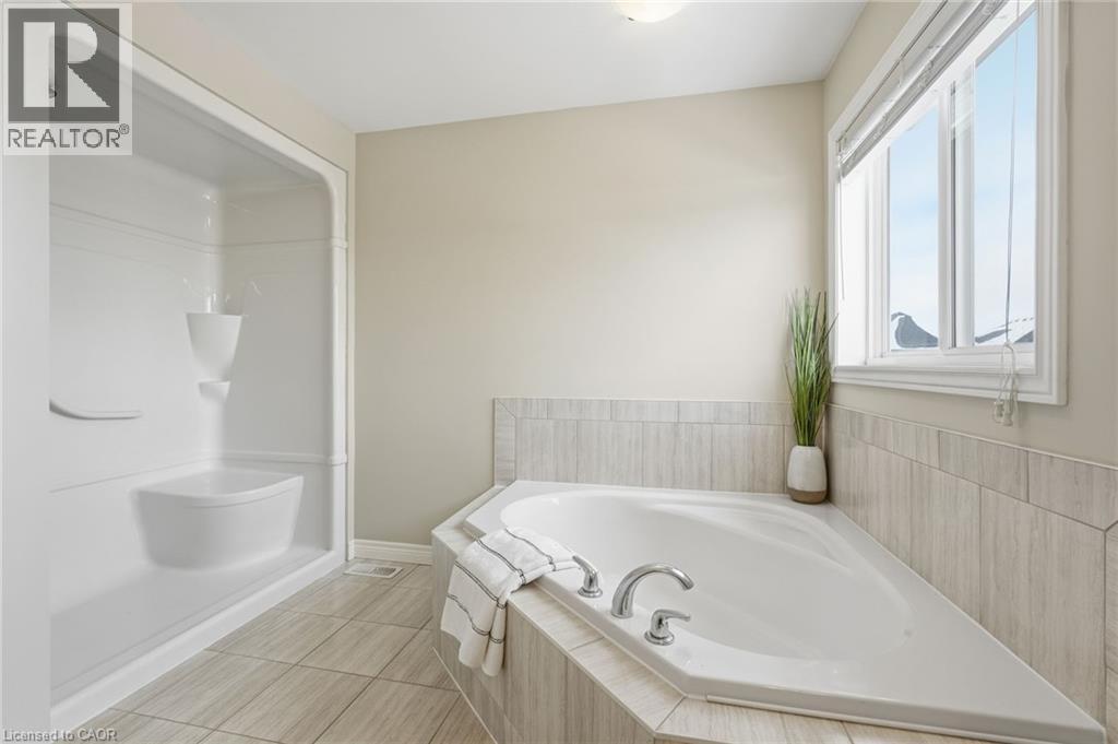 107 Dolomiti Court, Stoney Creek, Ontario  L0R 1P0 - Photo 21 - 40802435