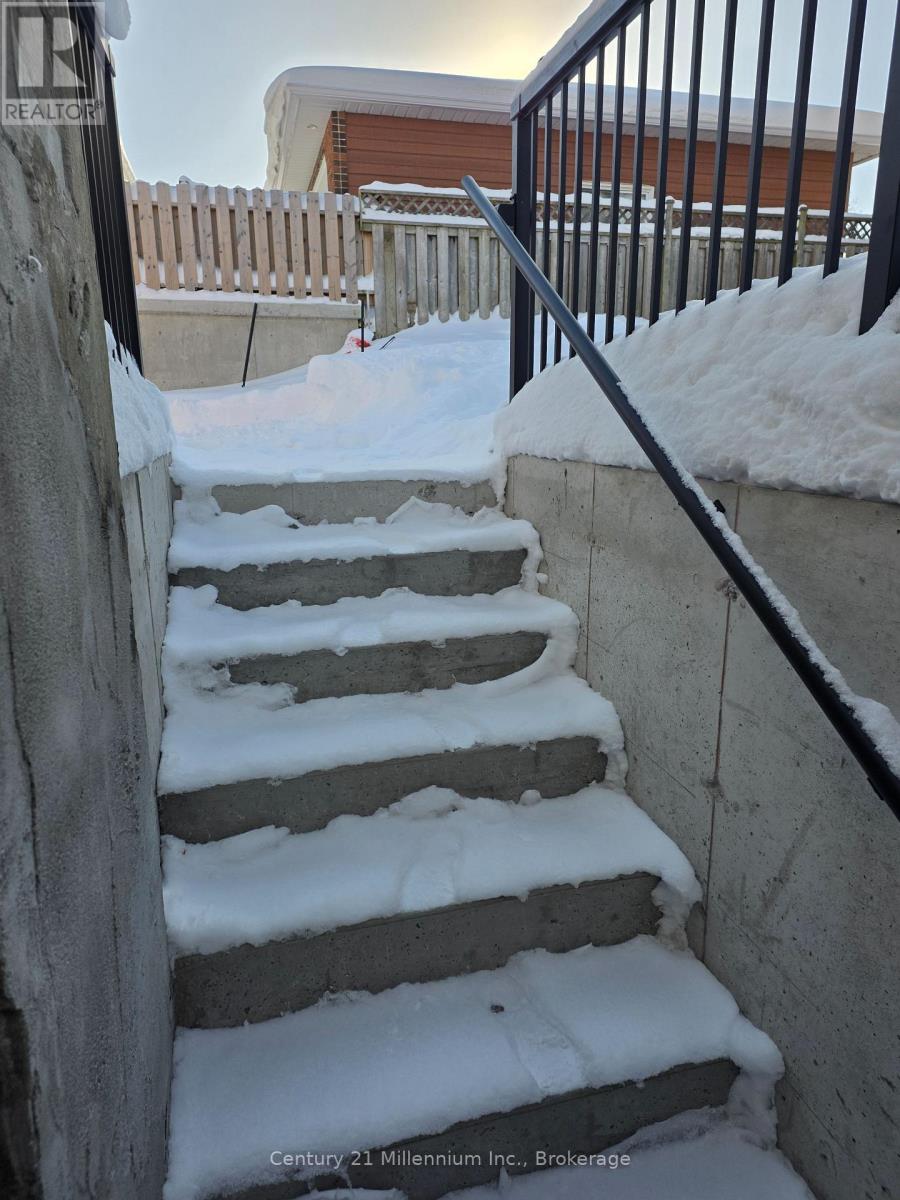 Unit 2 - 398 Kingsway Street E, Kincardine, Ontario  N2Z 1W3 - Photo 7 - X12753670