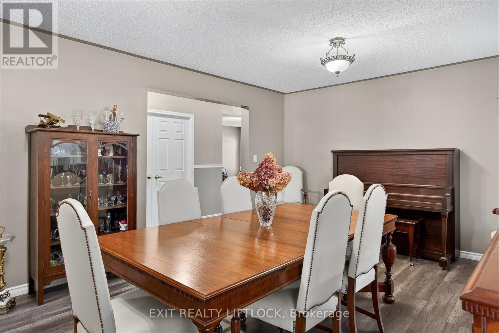 1403 Ireland Drive, Peterborough, Ontario  K9K 0A7 - Photo 4 - X12753516