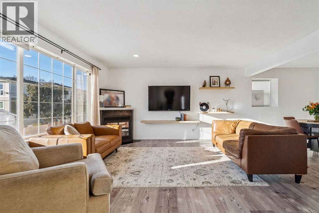 7, 304 Ross Avenue, Cochrane, Alberta  T4C 2J5 - Photo 2 - A2278313