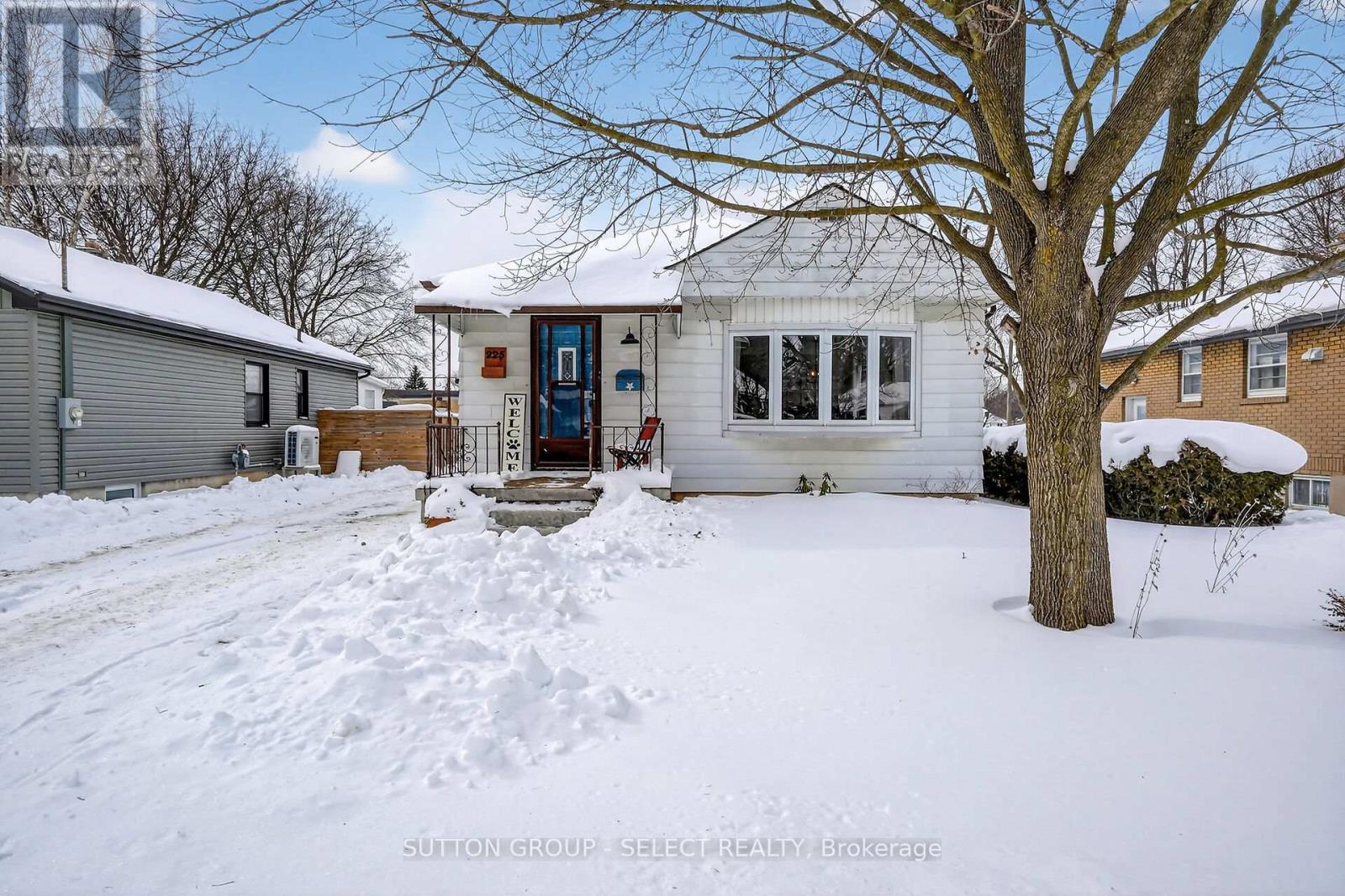 225 Sterling Street, London East, Ontario  N5Y 1Z3 - Photo 1 - X12753374