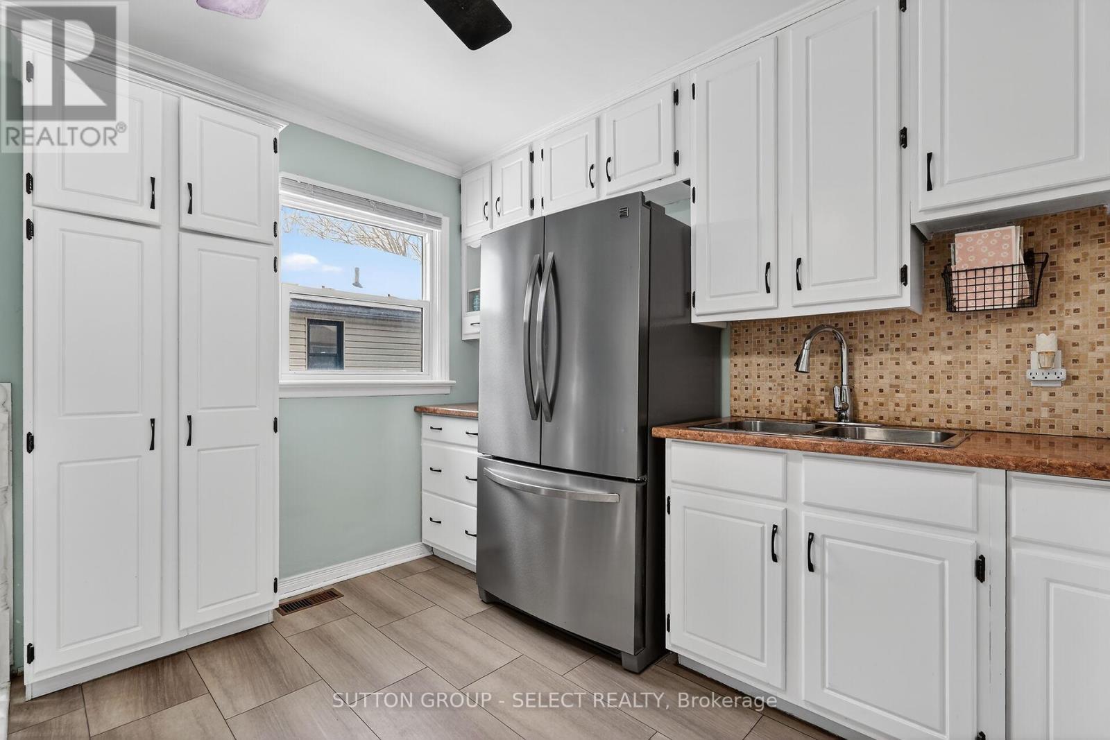 225 Sterling Street, London East, Ontario  N5Y 1Z3 - Photo 17 - X12753374