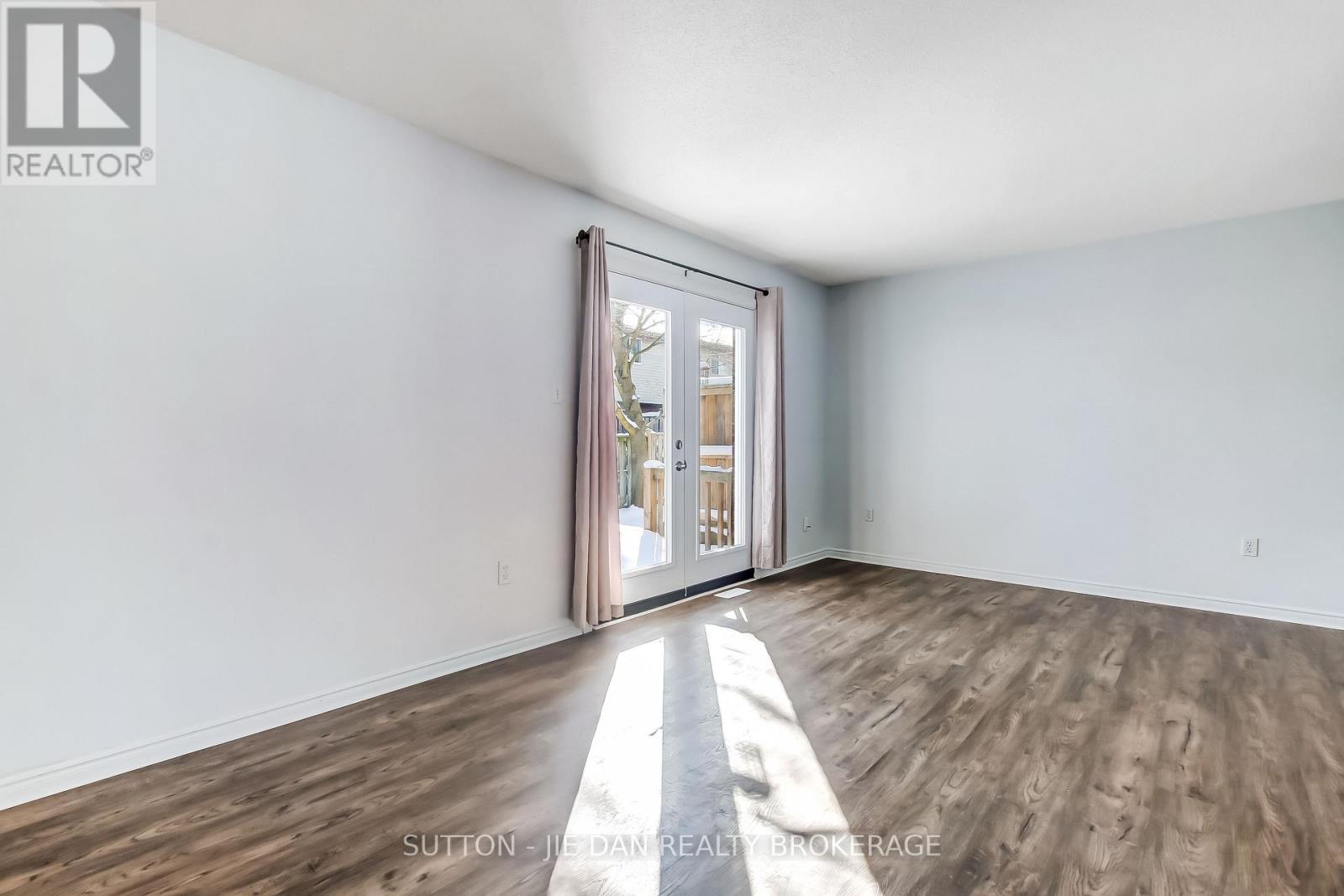 63 - 70 Chapman Court, London North, Ontario  N6G 4Z9 - Photo 8 - X12753386