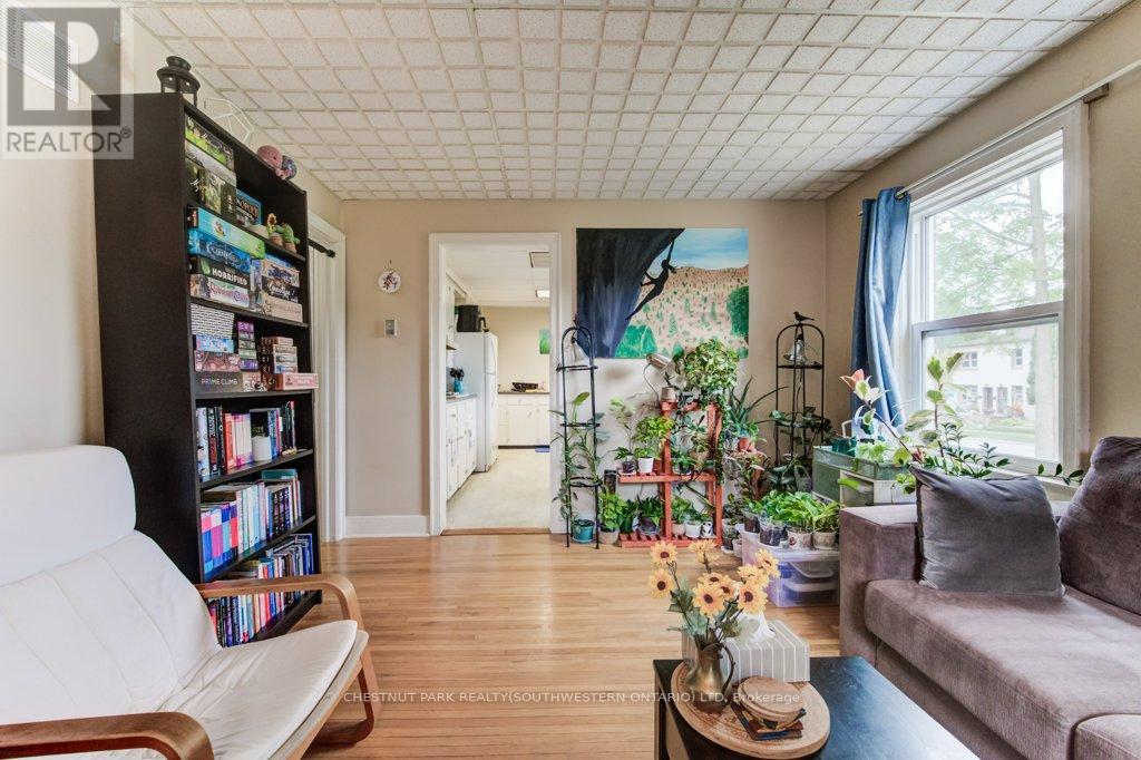 56 Lilac Street, Waterloo, Ontario  N2G 3A8 - Photo 7 - X12753290