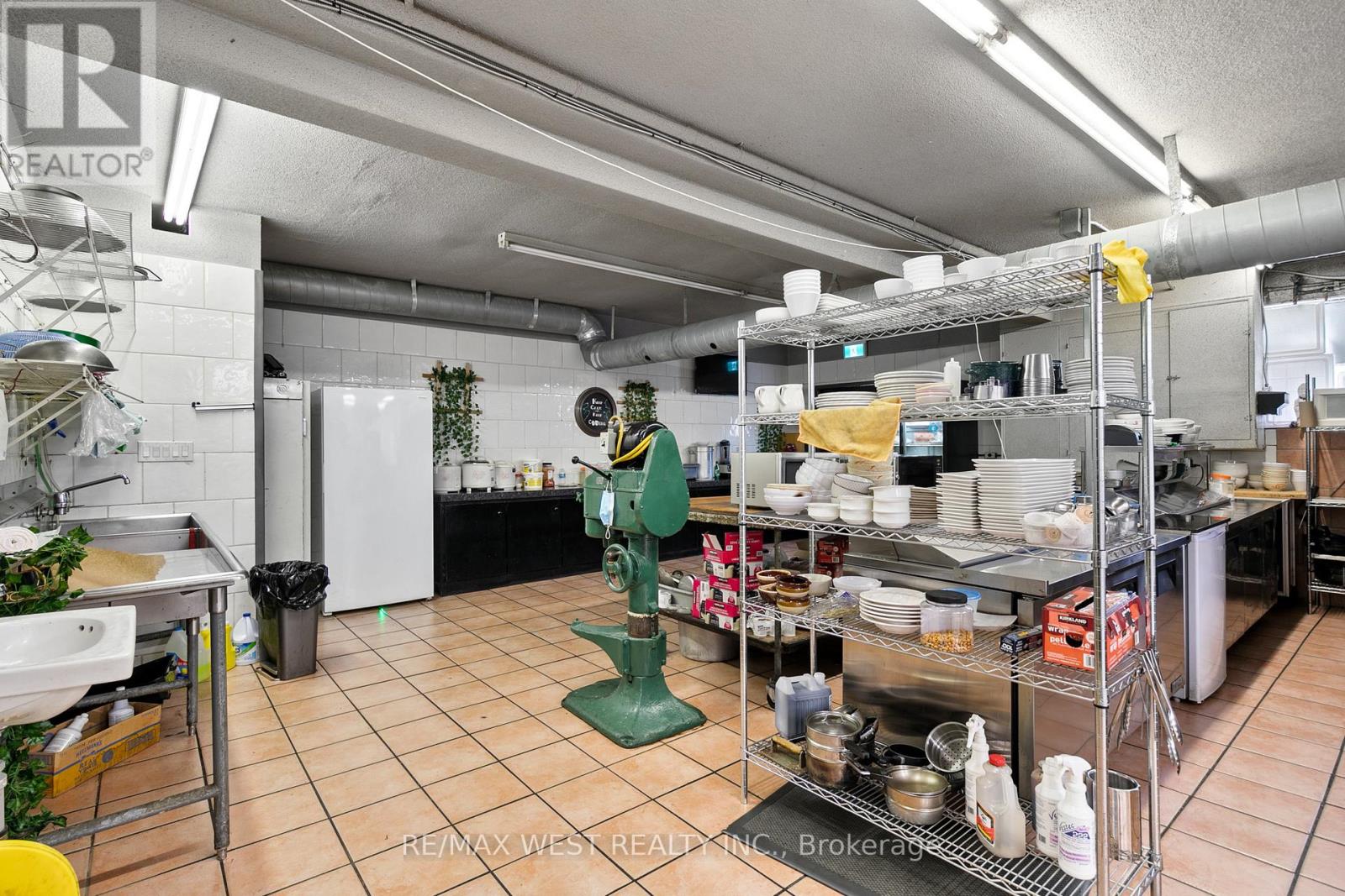 839 Erie Street E, Windsor, Ontario  N9A 3Y5 - Photo 29 - X12753324