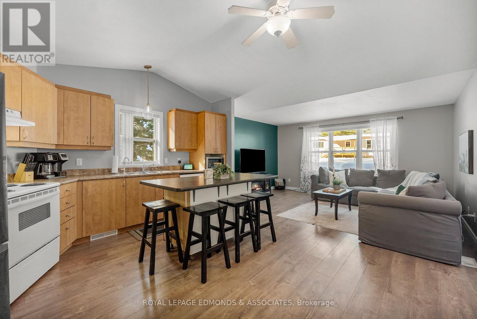 5 Hunter's Run Lane, Laurentian Hills, Ontario  K0J 1J0 - Photo 12 - X12753646