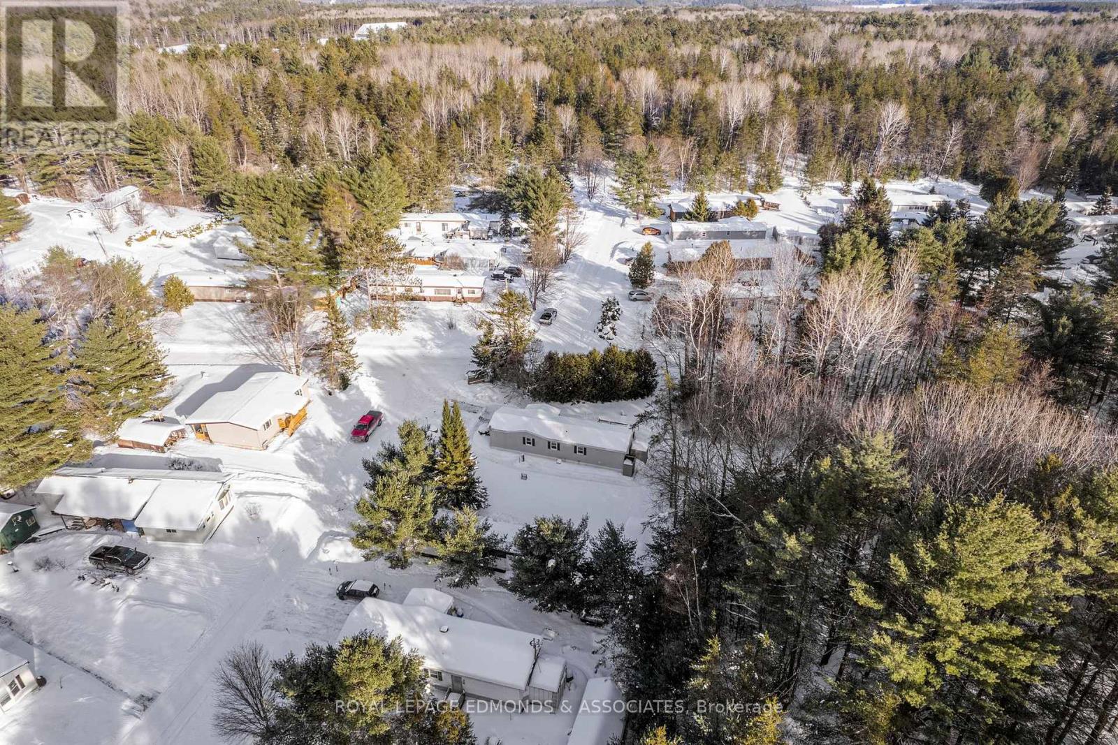 5 Hunter's Run Lane, Laurentian Hills, Ontario  K0J 1J0 - Photo 38 - X12753646