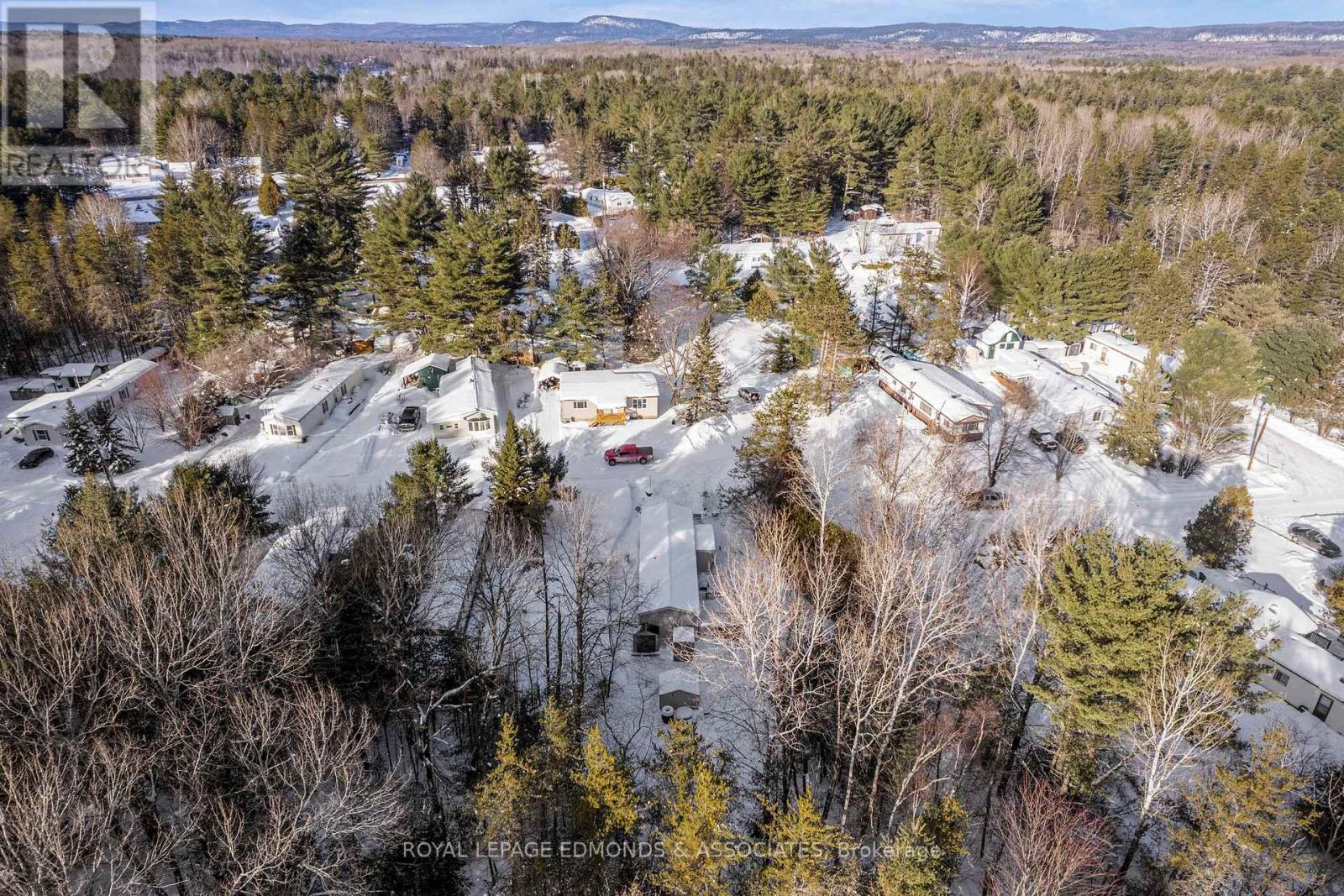 5 Hunter's Run Lane, Laurentian Hills, Ontario  K0J 1J0 - Photo 40 - X12753646