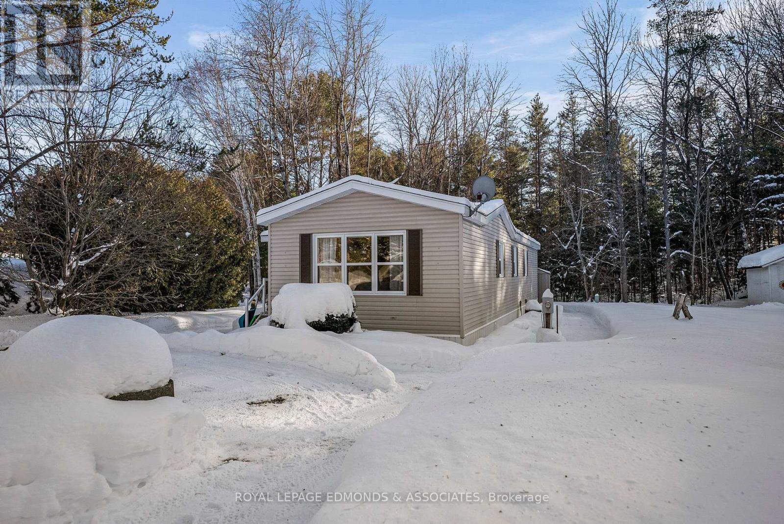 5 Hunter's Run Lane, Laurentian Hills, Ontario  K0J 1J0 - Photo 6 - X12753646