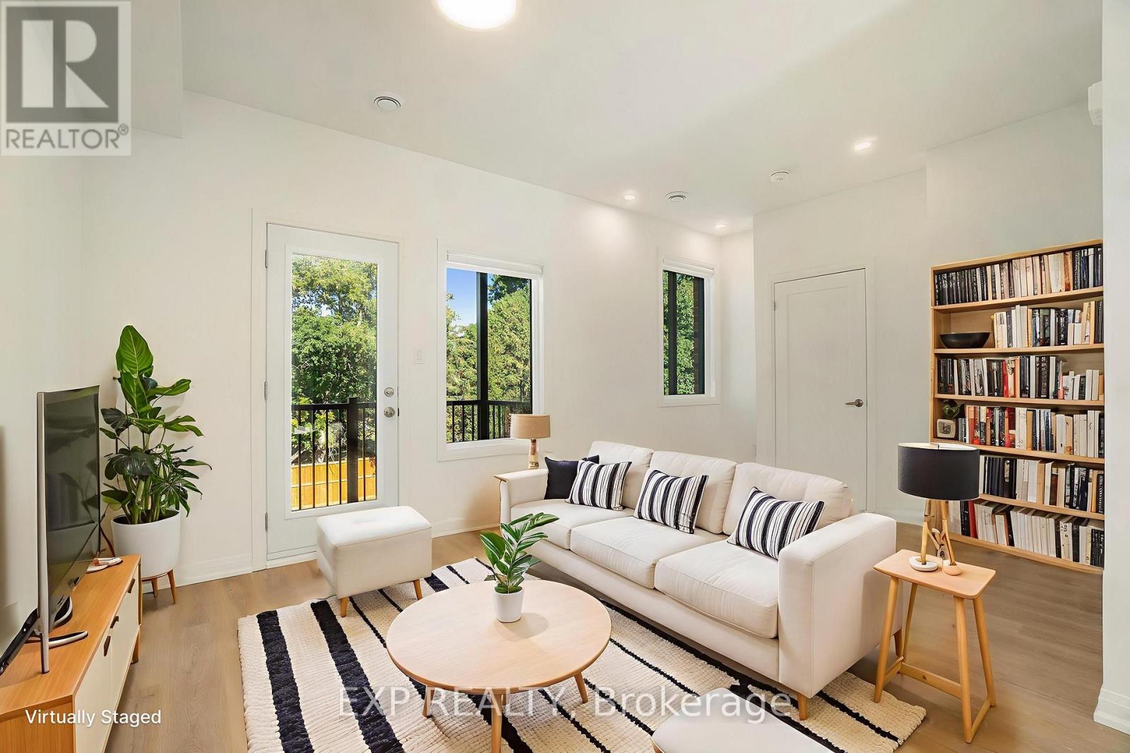 200 - 255 Castor Street, Russell, Ontario  K4R 0M2 - Photo 3 - X12753444