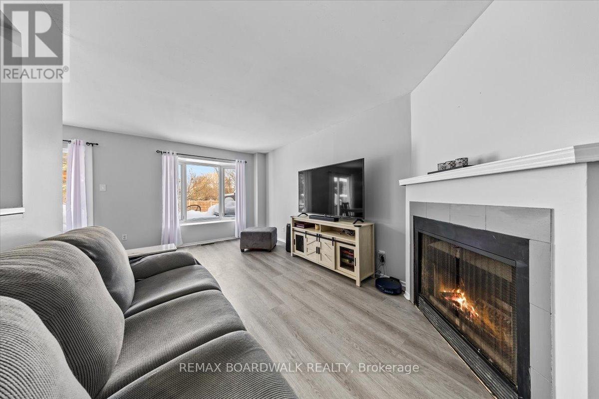 294 Valade Crescent, Ottawa, Ontario  K4A 2X3 - Photo 4 - X12753456