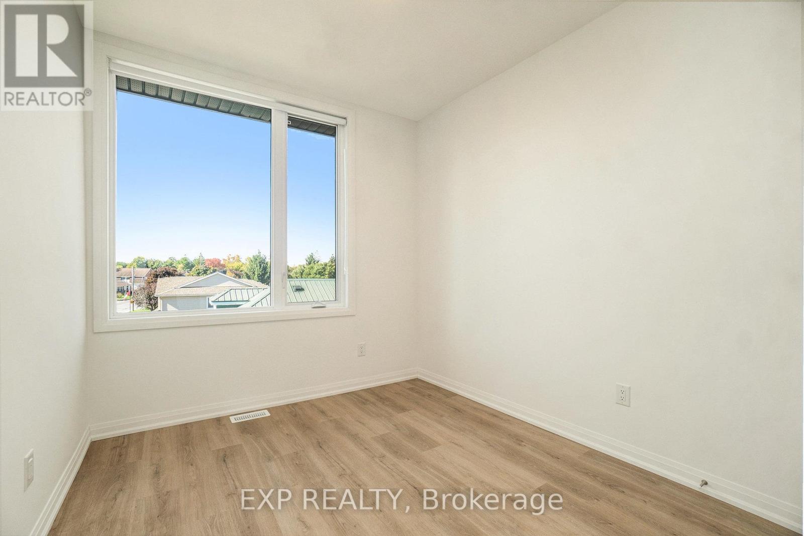 8 - 251 Castor Street, Russell, Ontario  K4R 0M2 - Photo 14 - X12753460