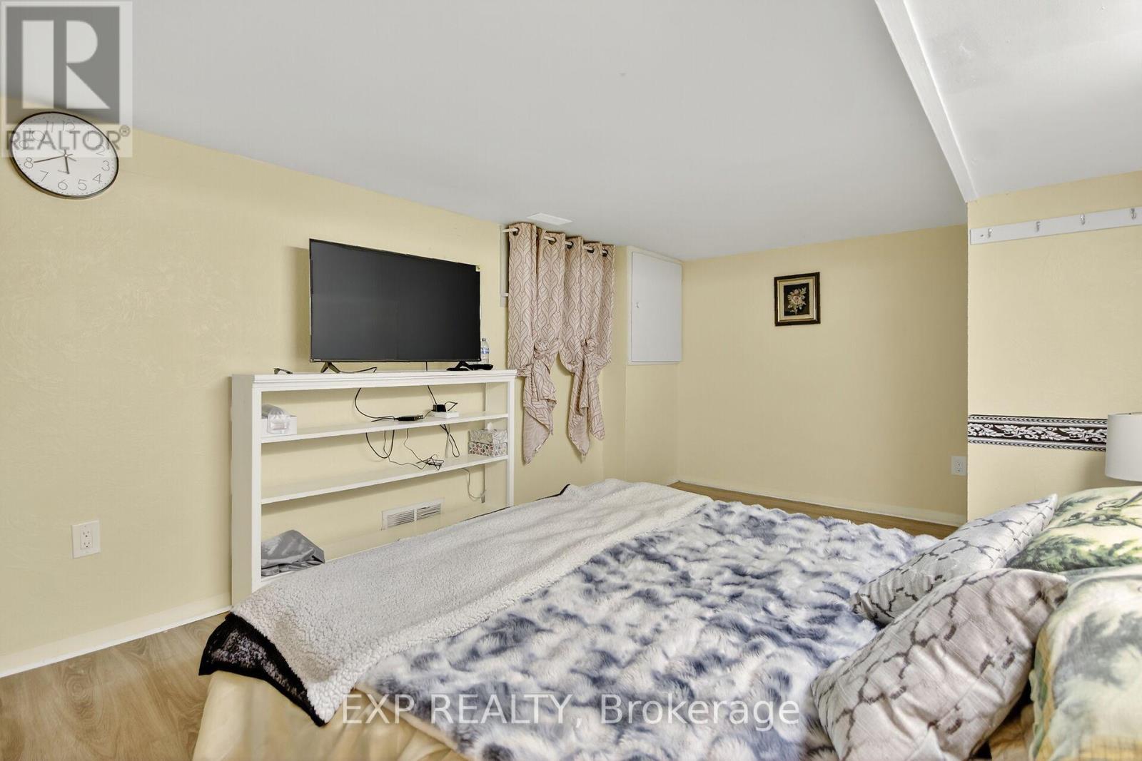 41 Hwy 5 W Street, South Dundas, Ontario  K0C 1X0 - Photo 24 - X12753468