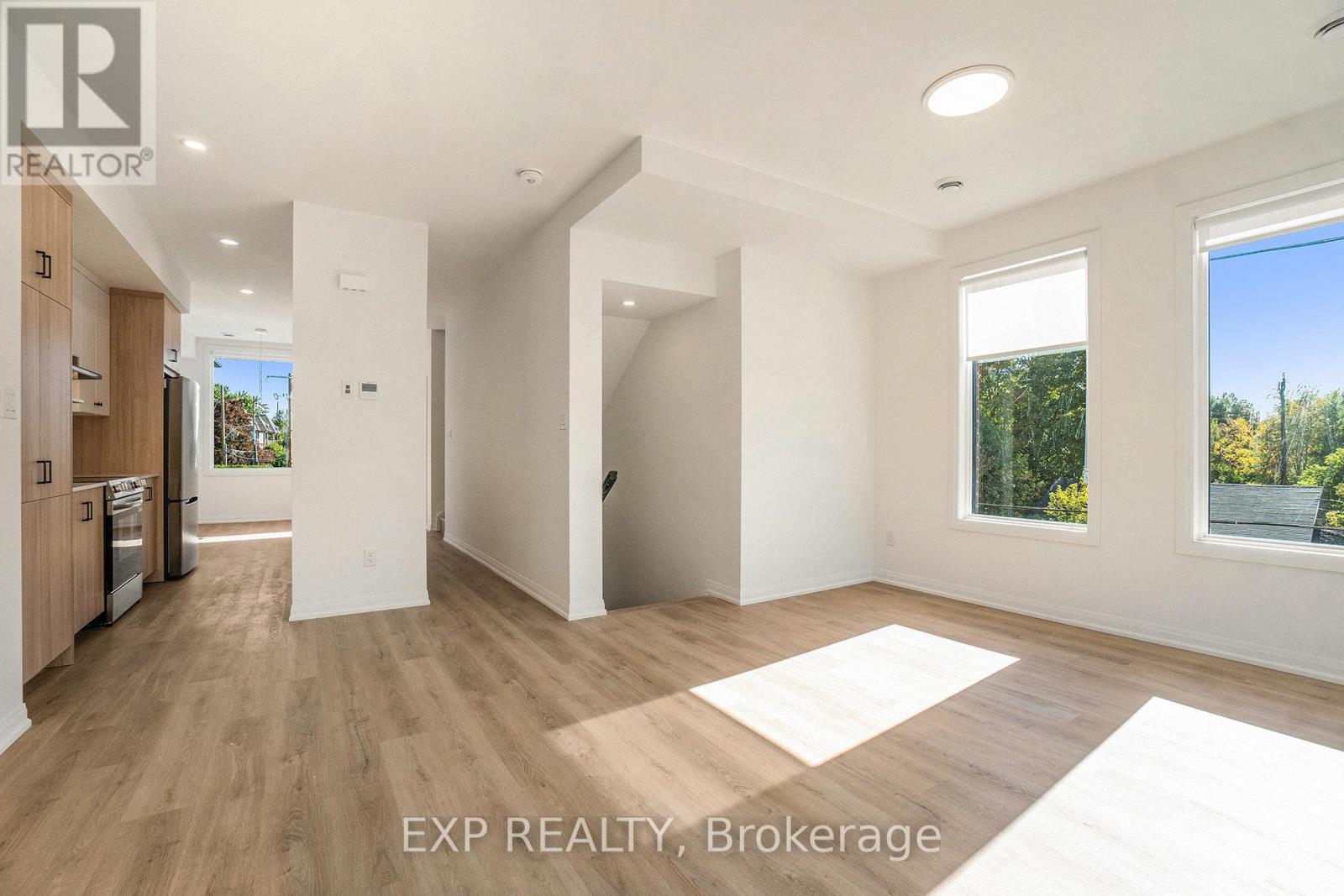 11 - 251 Castor Street, Russell, Ontario  K4R 0M2 - Photo 3 - X12753478