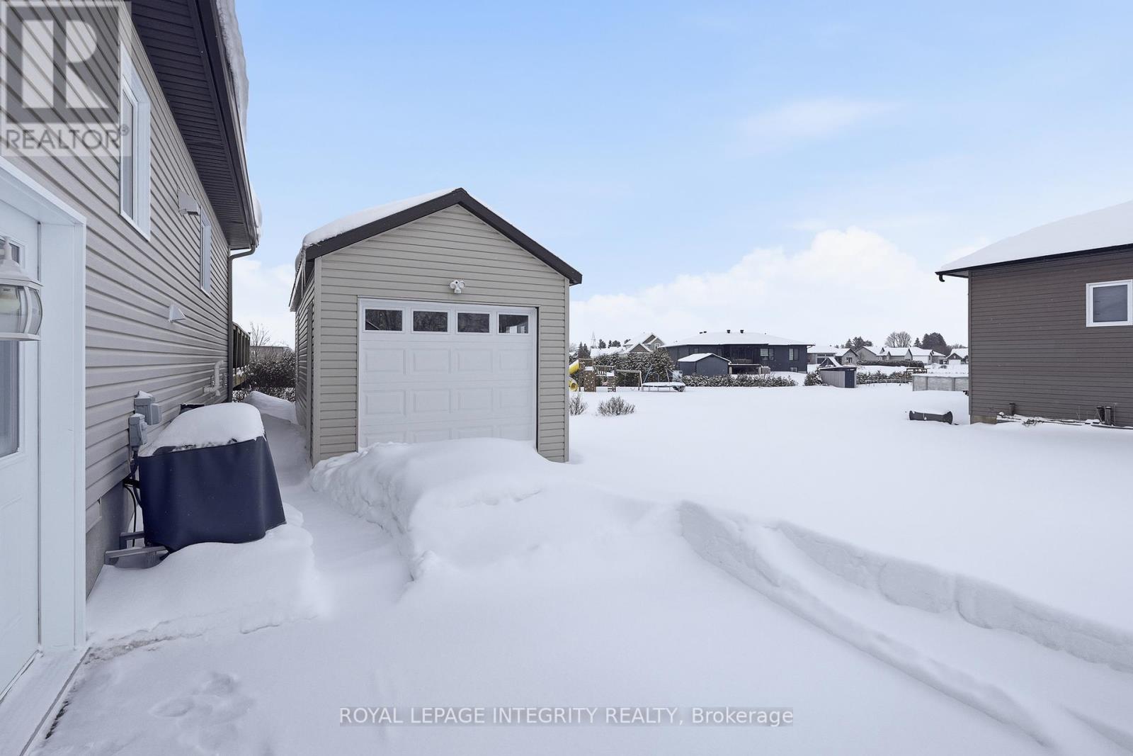 251 Rue Des Violettes Street, Clarence-Rockland, Ontario  K0A 2A0 - Photo 30 - X12753480