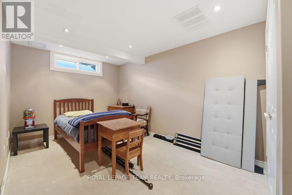 1633 Marley Crescent, Ottawa, Ontario  K1J 1C1 - Photo 33 - X12753576