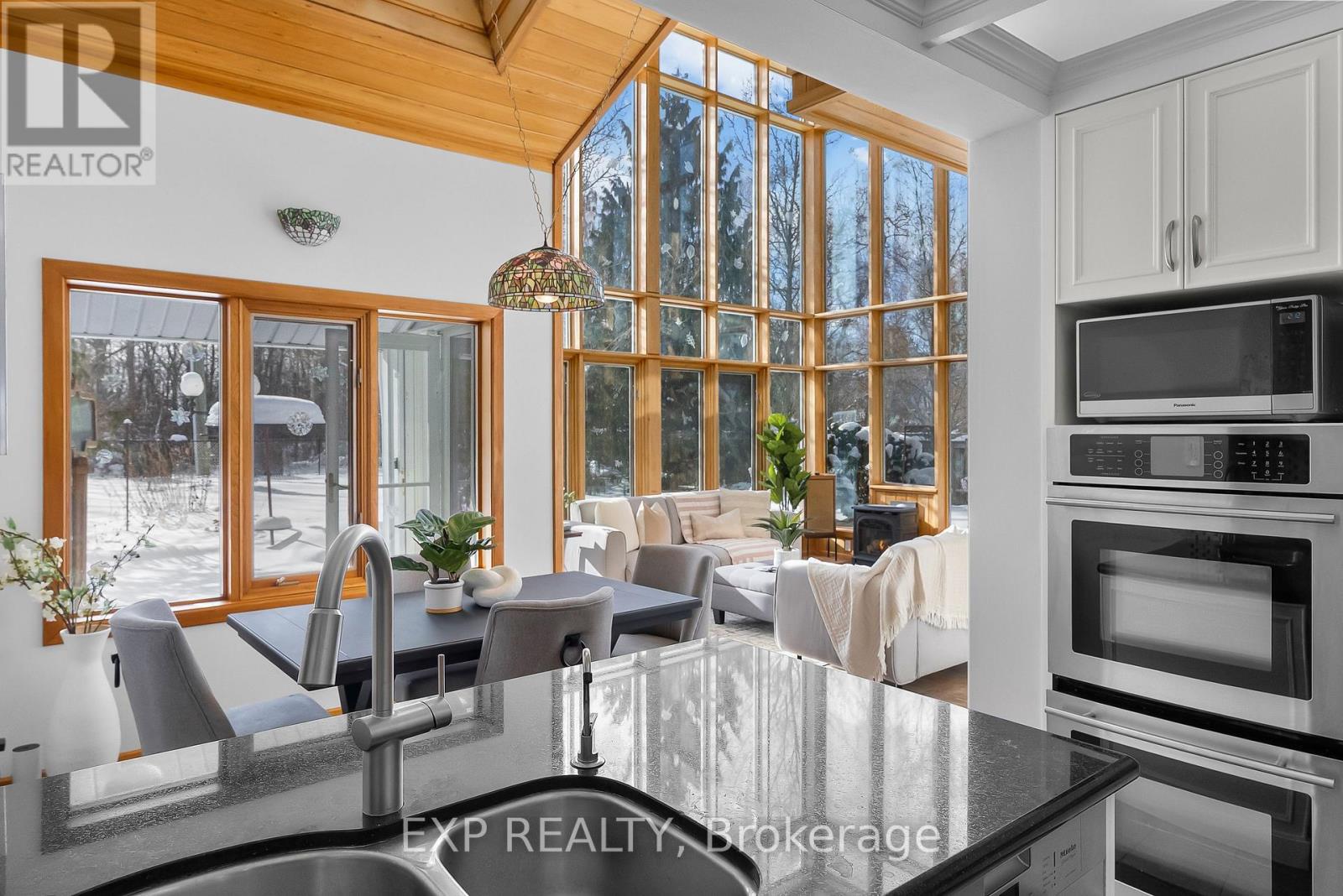 4169 Niagara River Parkway, Fort Erie (Black Creek), Ontario  L2A 5M4 - Photo 15 - X12753380