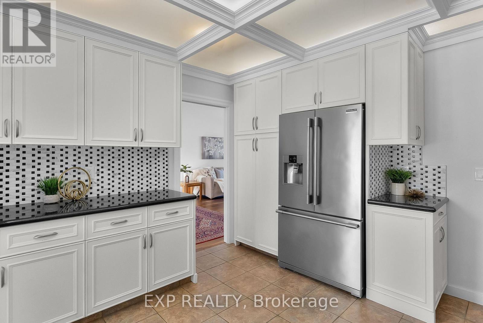 4169 Niagara River Parkway, Fort Erie (Black Creek), Ontario  L2A 5M4 - Photo 17 - X12753380