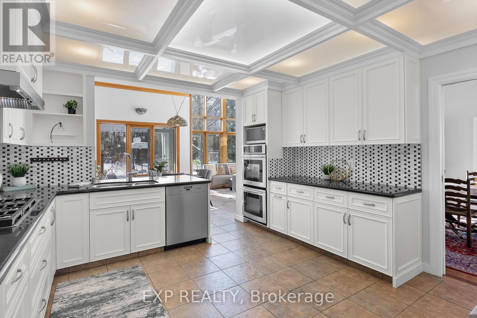 4169 Niagara River Parkway, Fort Erie (Black Creek), Ontario  L2A 5M4 - Photo 19 - X12753380