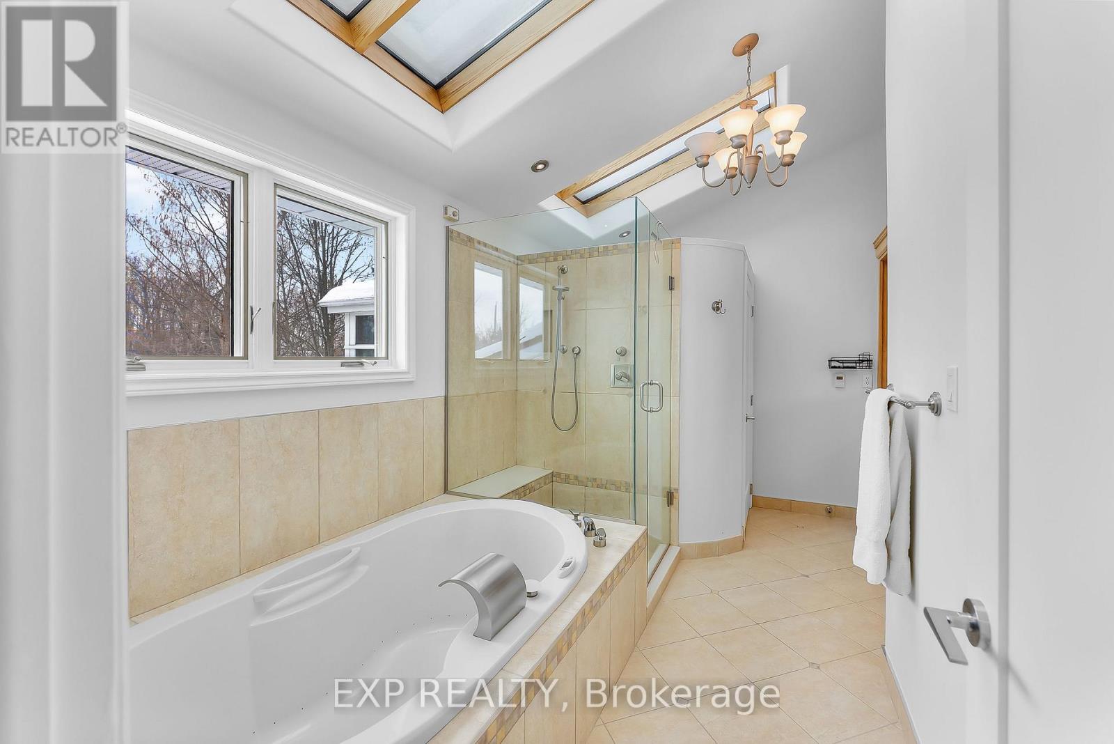 4169 Niagara River Parkway, Fort Erie (Black Creek), Ontario  L2A 5M4 - Photo 27 - X12753380