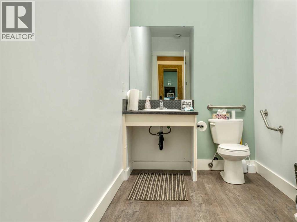 19 Broadway  N, Raymond, Alberta  T0K 2S0 - Photo 19 - A2184291