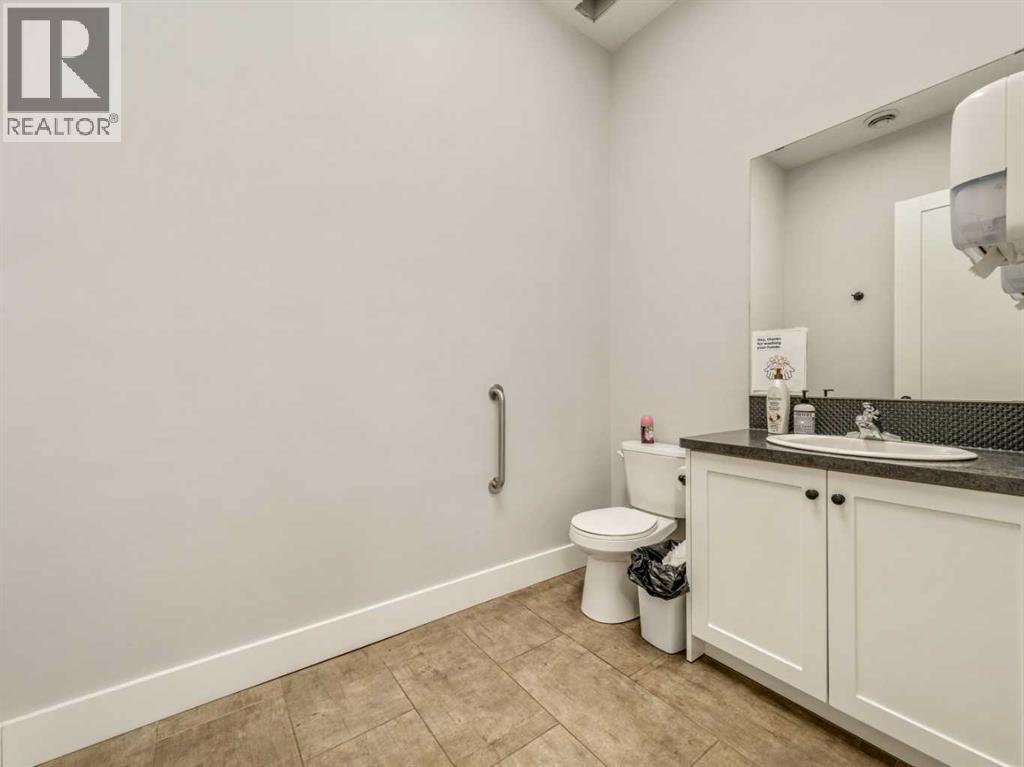 19 Broadway  N, Raymond, Alberta  T0K 2S0 - Photo 46 - A2184291