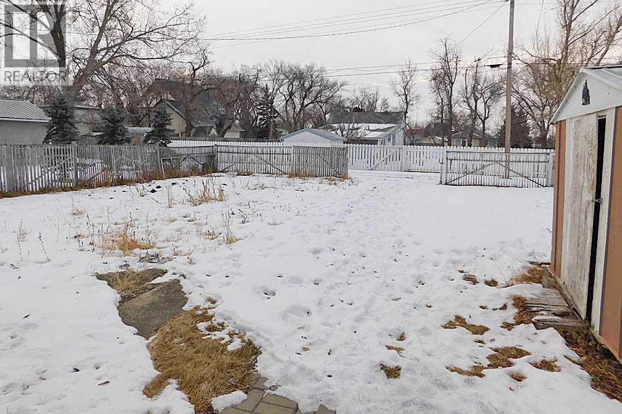 211 52 Avenue E, Claresholm, Alberta  T0L 0T0 - Photo 6 - A2275103