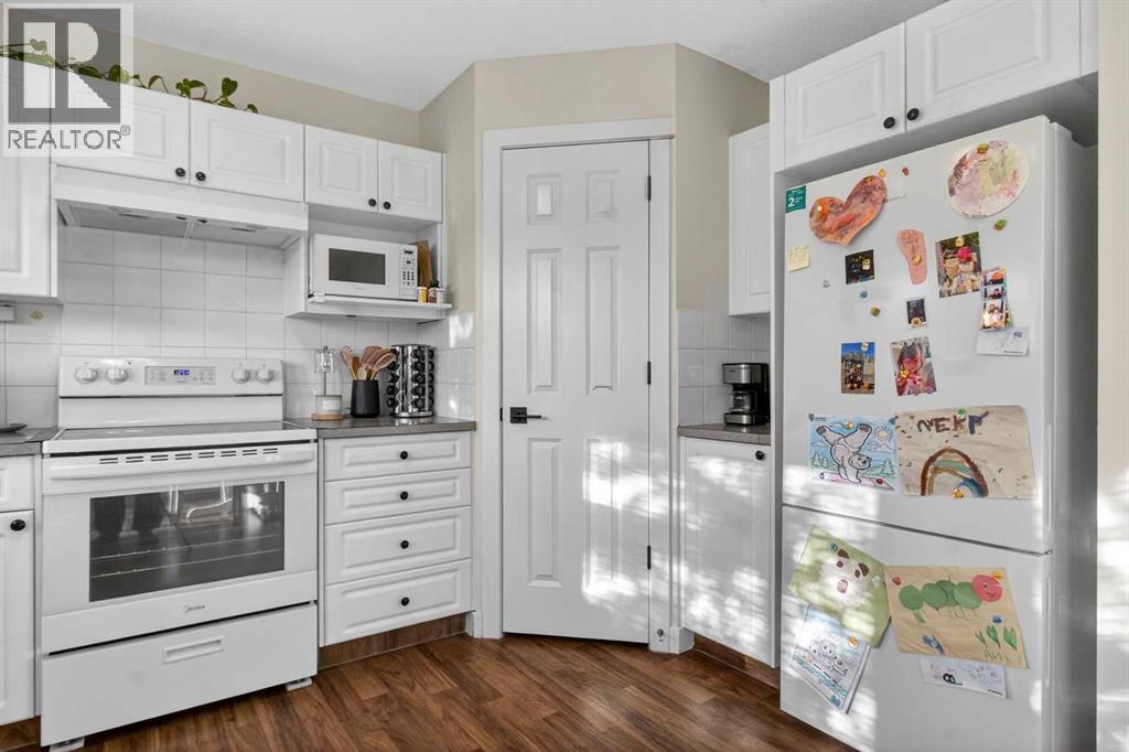 41 Sandarac Villas Nw, Calgary, Alberta  T3K 5B4 - Photo 12 - A2280756