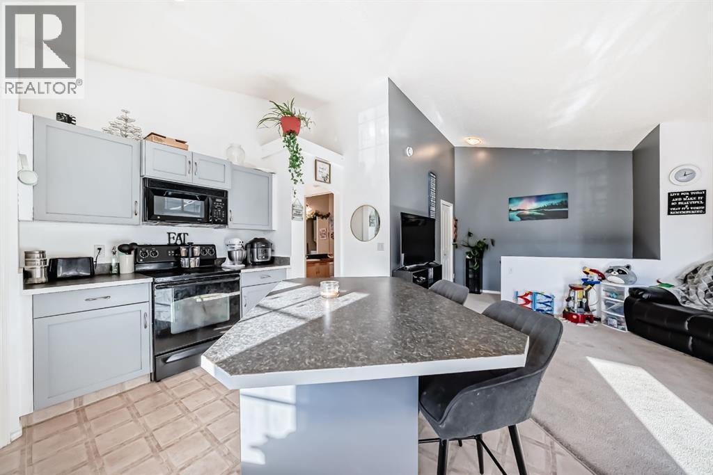 205, 27 Everridge Square Sw, Calgary, Alberta  T2Y 5J7 - Photo 6 - A2283075