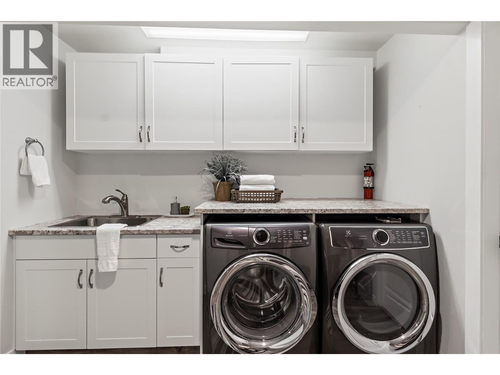 2592 Alpen Paradies Road Unit# 6, Blind Bay, British Columbia  V0E 1H1 - Photo 39 - 10373848