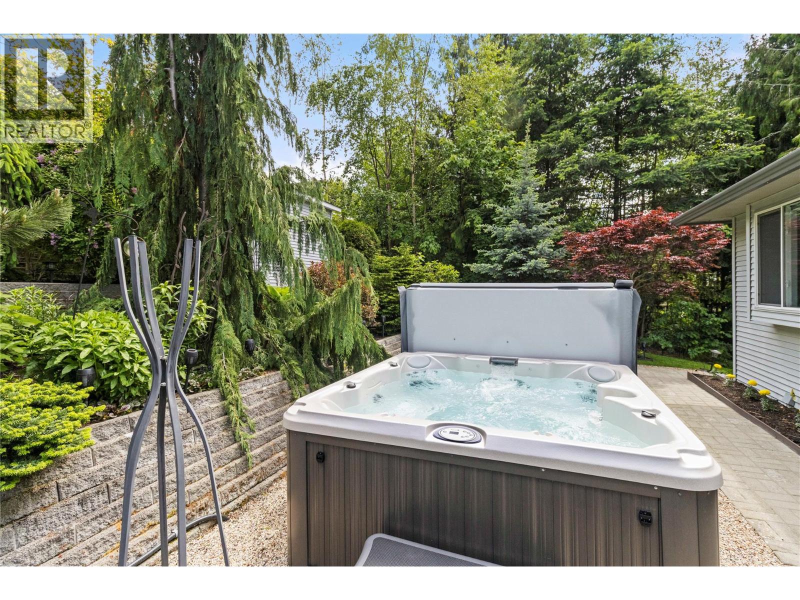 2592 Alpen Paradies Road Unit# 6, Blind Bay, British Columbia  V0E 1H1 - Photo 63 - 10373848