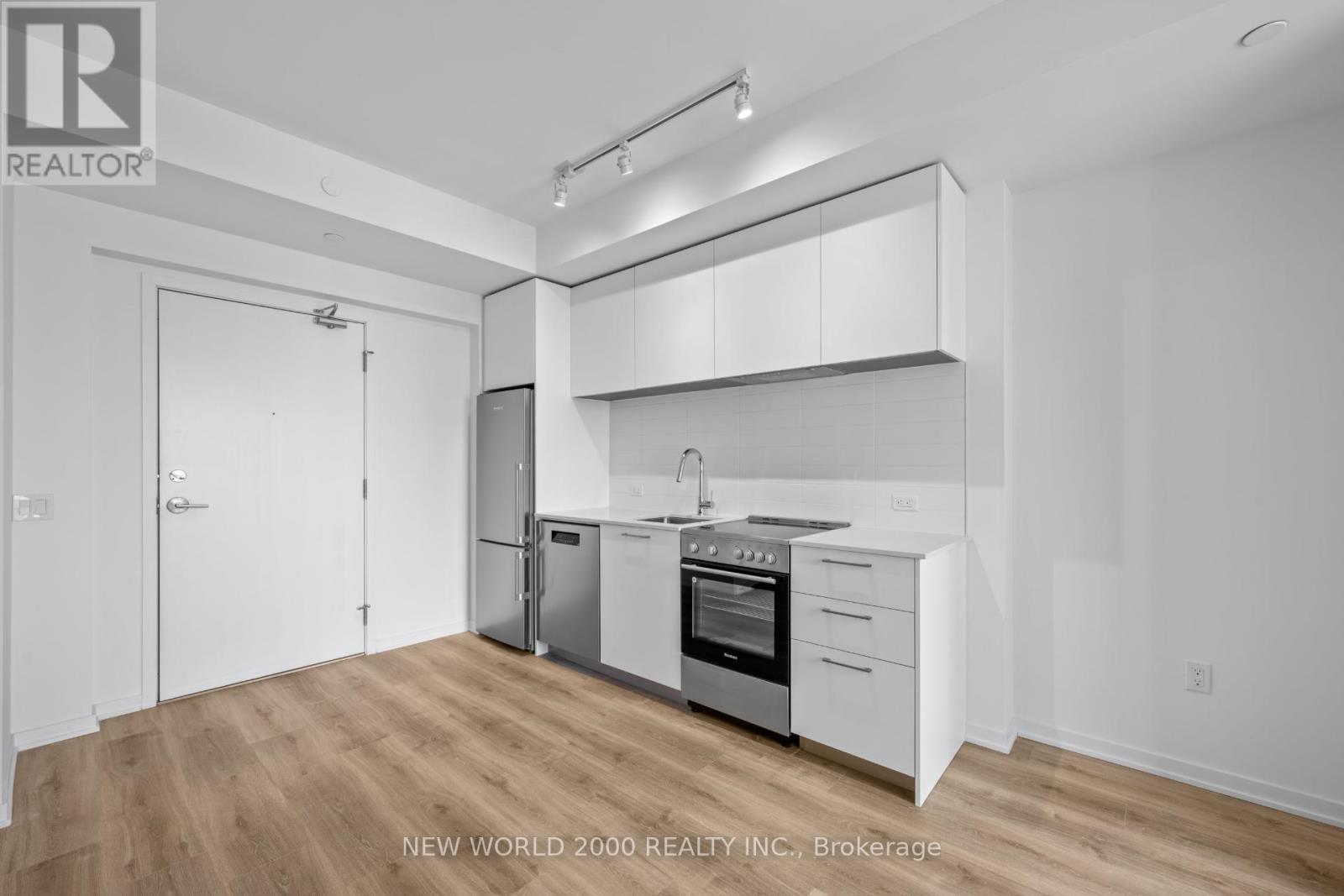 2213 - 101 Roehampton Avenue, Toronto, Ontario  M4P 2W2 - Photo 5 - C12753384