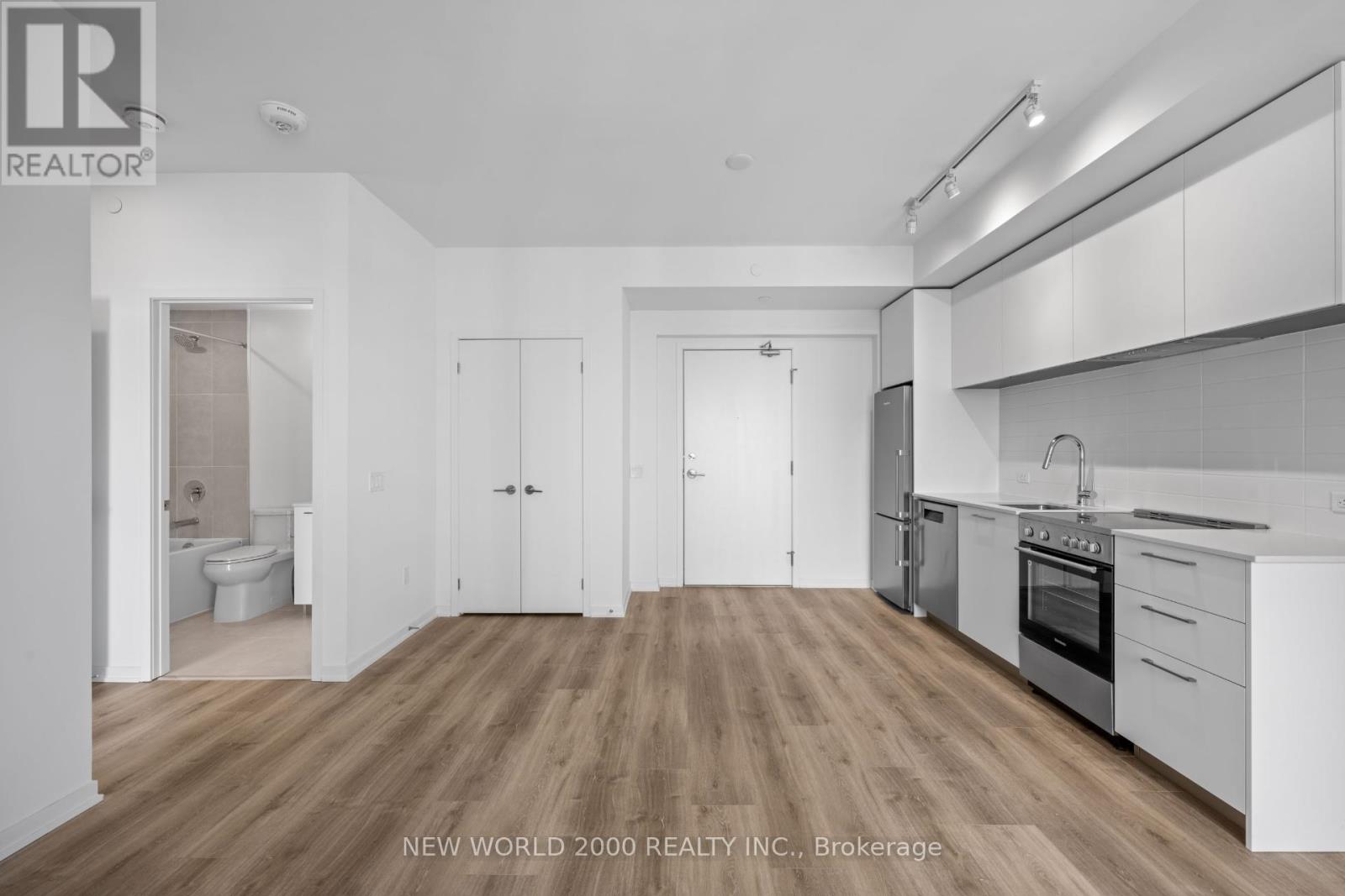 2213 - 101 Roehampton Avenue, Toronto, Ontario  M4P 2W2 - Photo 9 - C12753384