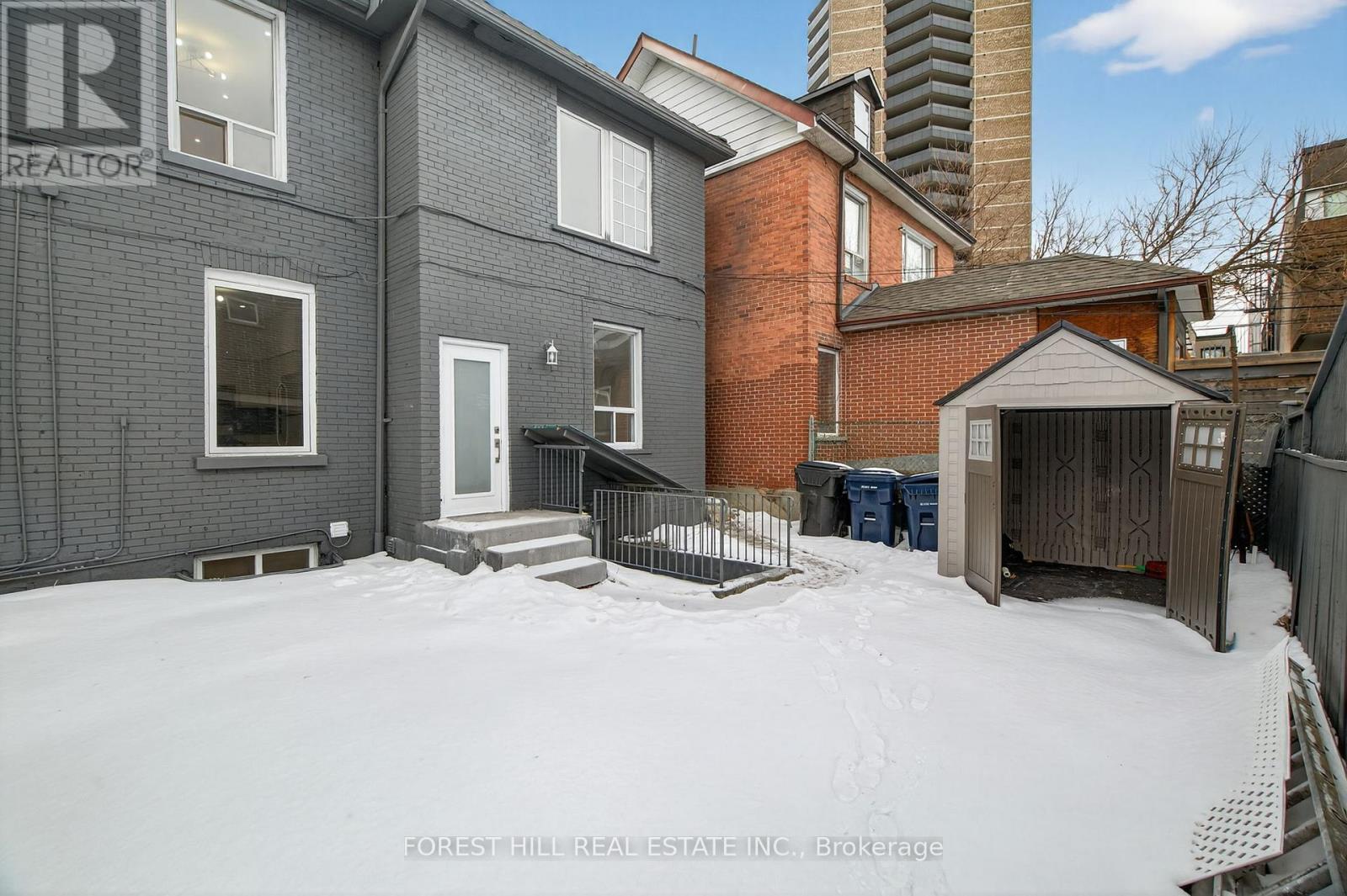 2nd Floor - 7 Ellsworth Avenue, Toronto, Ontario  M6G 2K4 - Photo 19 - C12753406