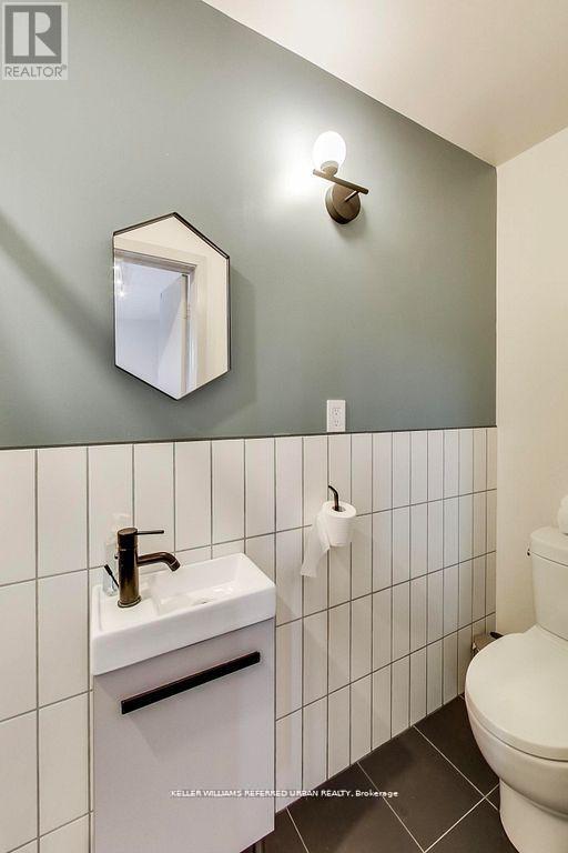 205 Bathurst Street, Toronto (Kensington-Chinatown), Ontario  M5T 2S1 - Photo 28 - C12753434