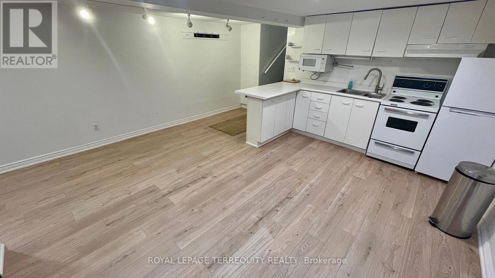 Bsmt - 150 Albany Avenue, Toronto, Ontario  M5R 3C4 - Photo 8 - C12753466