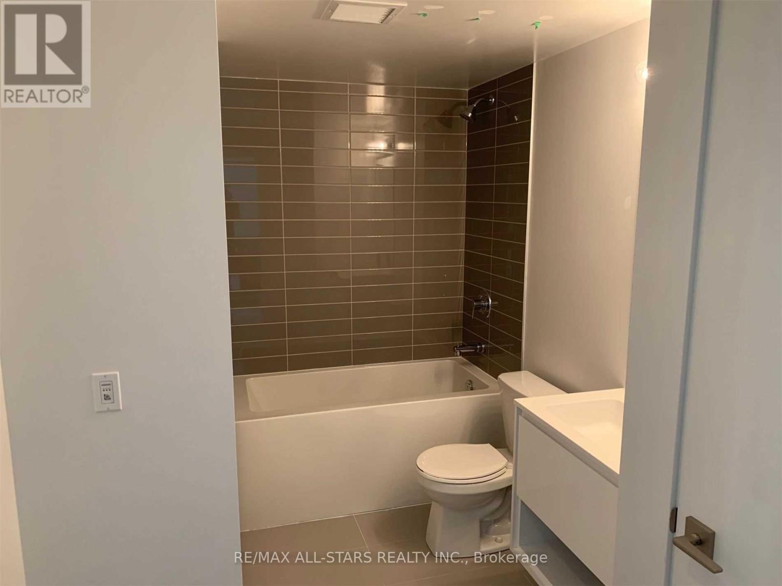 1611 - 159 Wellesley Street E, Toronto, Ontario  M4Y 0H5 - Photo 4 - C12753470