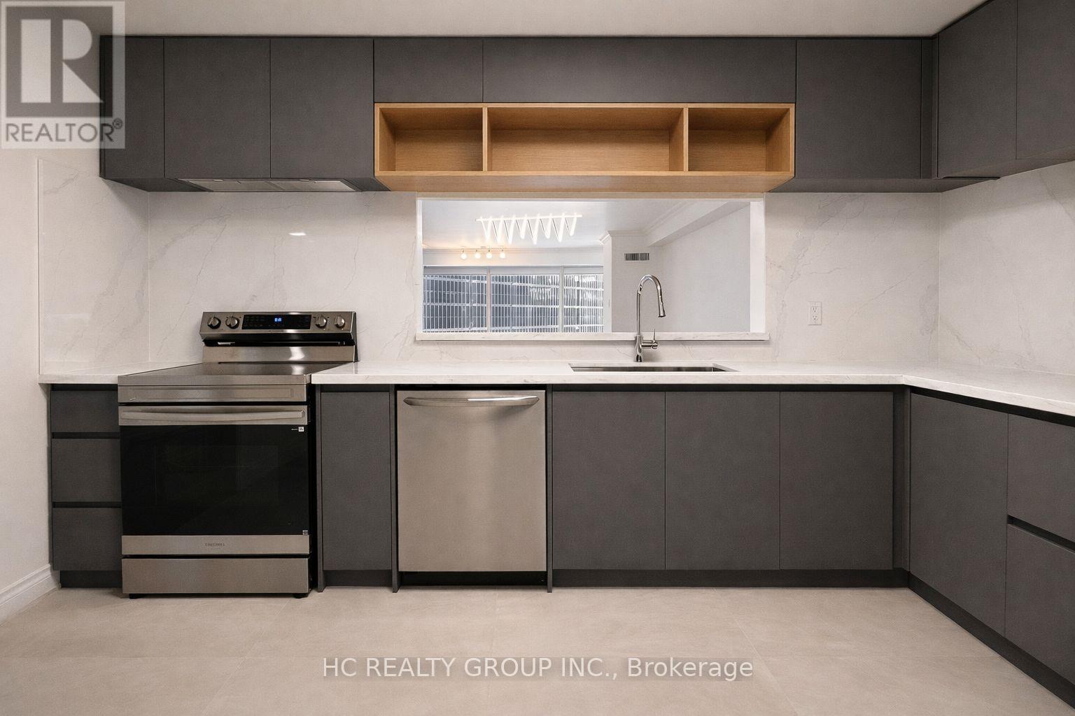 906 - 33 University Avenue, Toronto (Bay Street Corridor), Ontario  M5J 2S7 - Photo 3 - C12753484