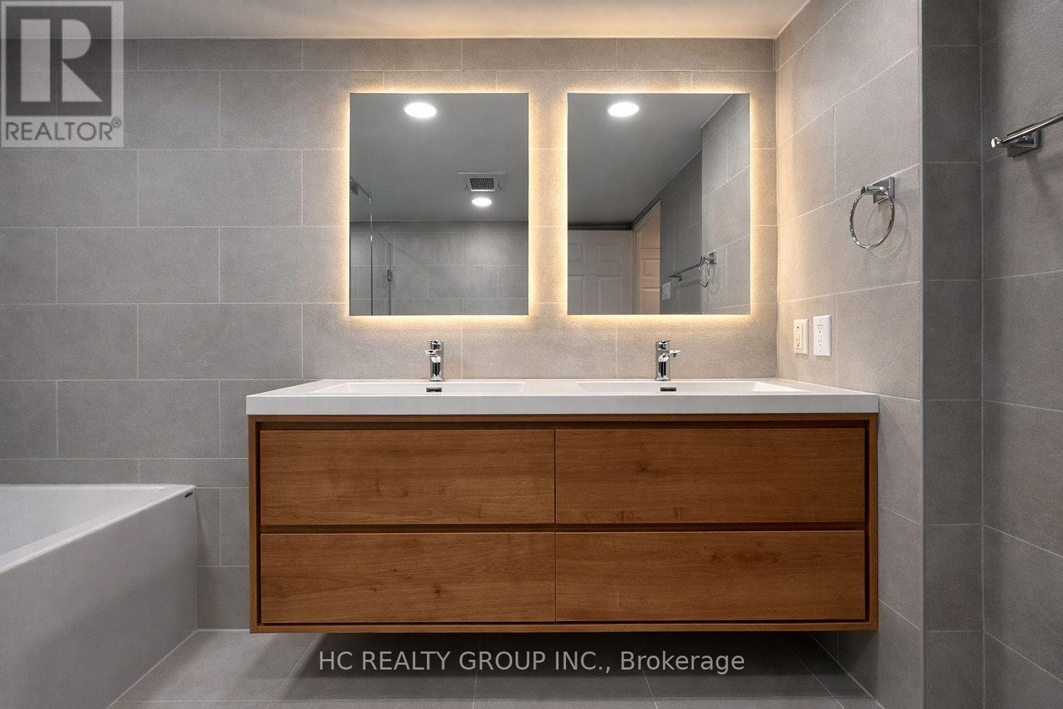 906 - 33 University Avenue, Toronto (Bay Street Corridor), Ontario  M5J 2S7 - Photo 9 - C12753484