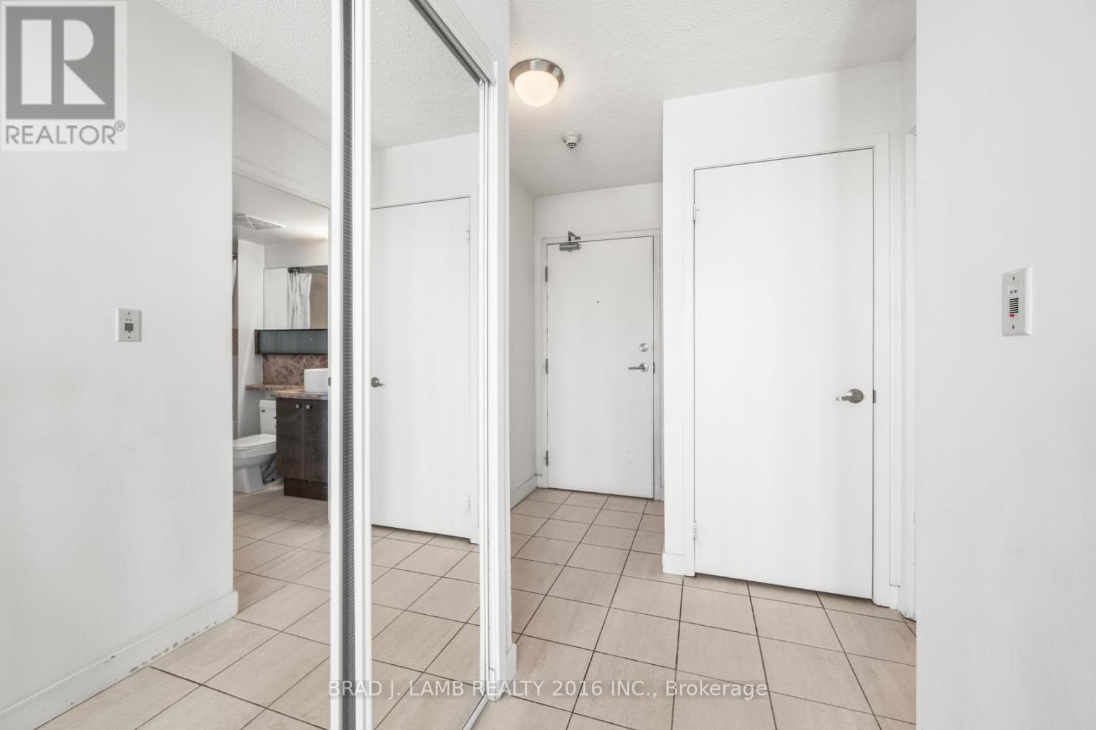 2916 - 11 Brunel Court, Toronto (Waterfront Communities), Ontario  M5V 3Y3 - Photo 2 - C12753494