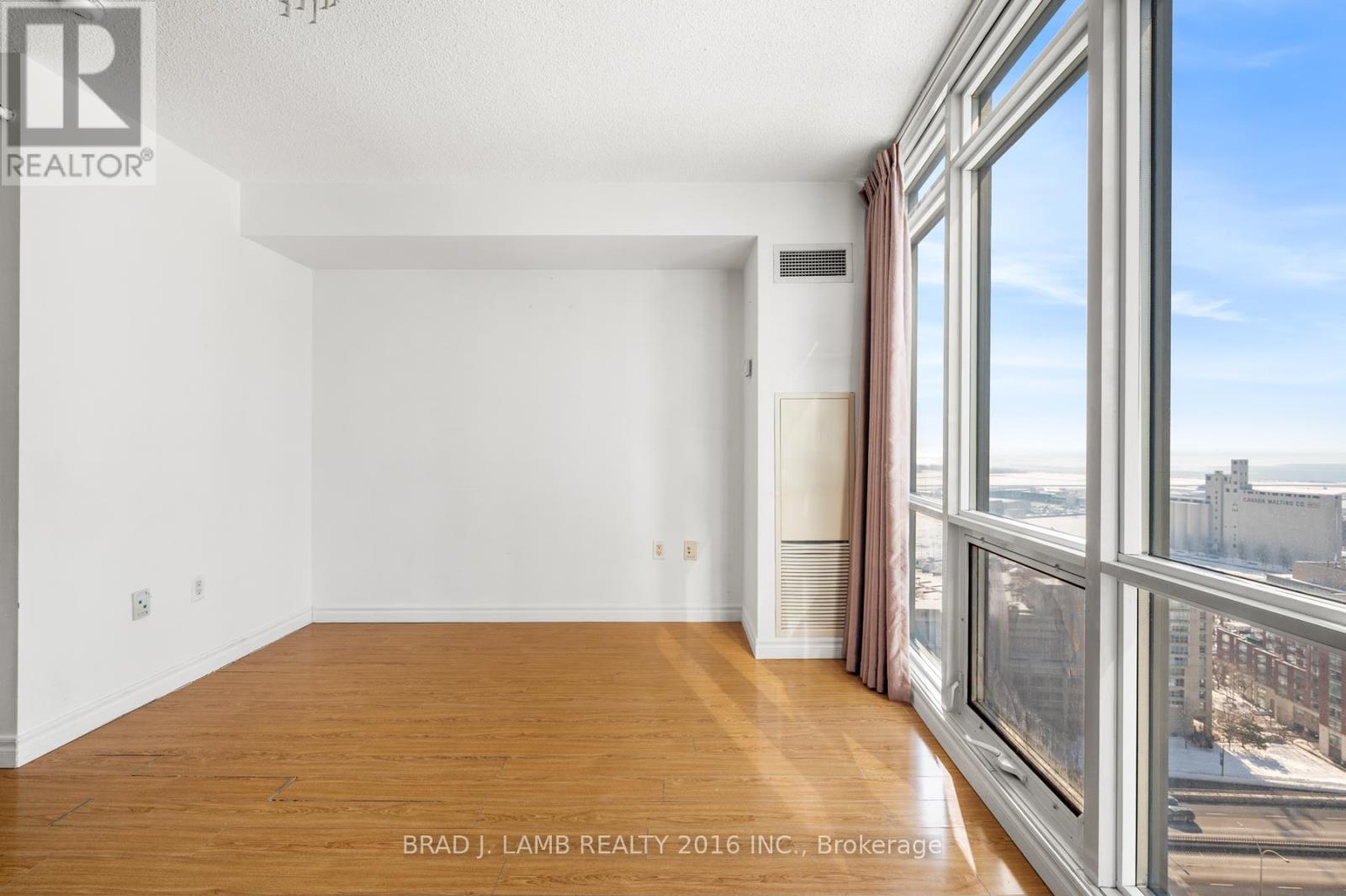 2916 - 11 Brunel Court, Toronto (Waterfront Communities), Ontario  M5V 3Y3 - Photo 8 - C12753494