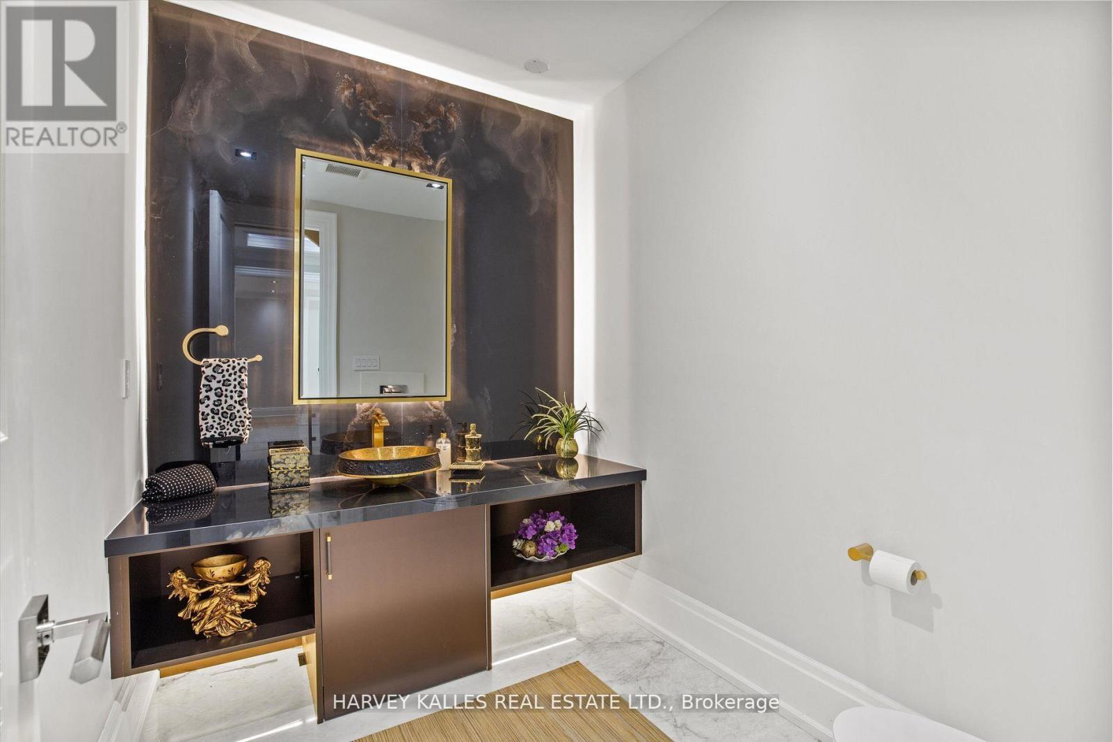 1 Silvergrove Road, Toronto (St. Andrew-Windfields), Ontario  M2L 2N5 - Photo 19 - C12753578