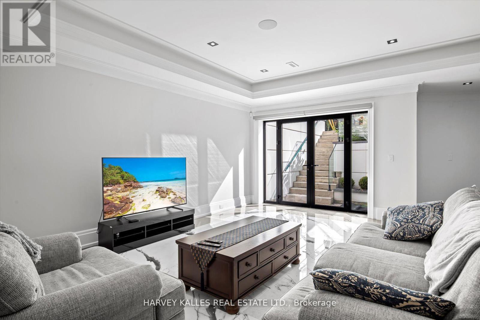 1 Silvergrove Road, Toronto (St. Andrew-Windfields), Ontario  M2L 2N5 - Photo 32 - C12753578